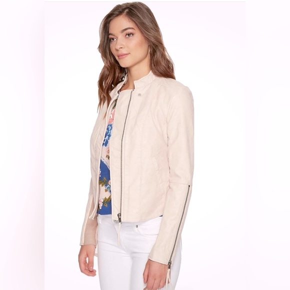 Preloved Free People Pale Pink Cool & Clean
Moto Vegan Leather Zip Up Jacket 2 - Picture 4 of 13